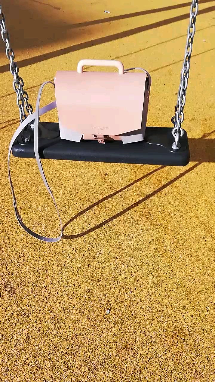 Post 9 by Two Hands Madrid on Instagram (video)