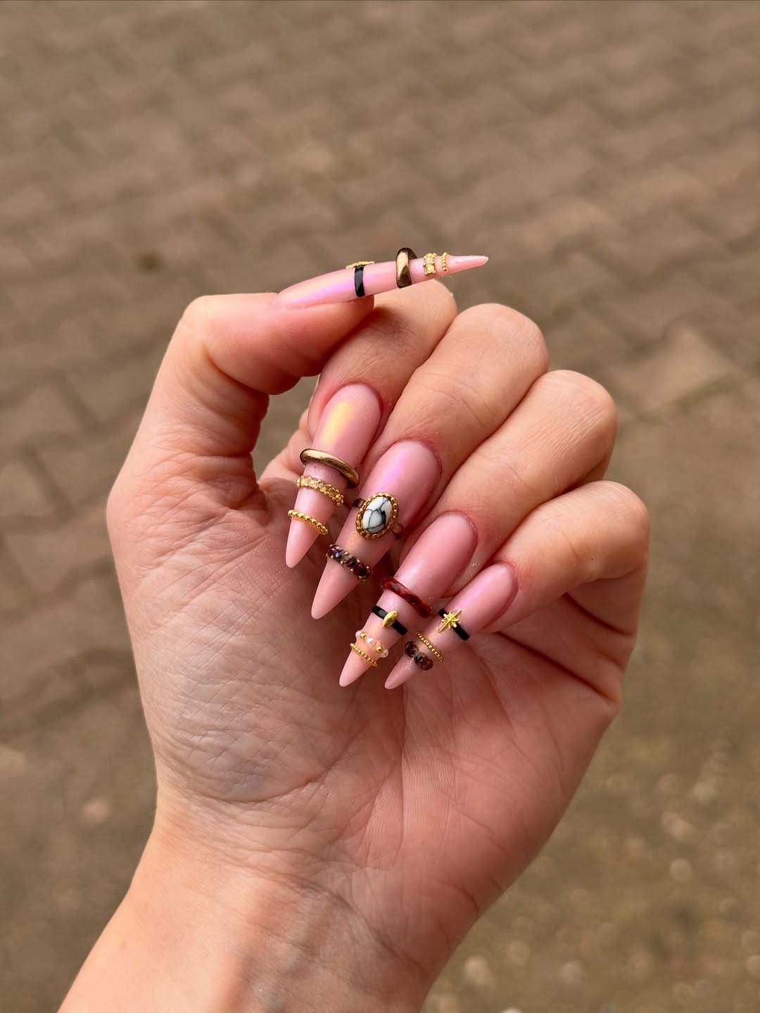 Post 4 by 𝔐𝔞𝔢𝔳𝔞 • 𝔒𝔫𝔤𝔩𝔢𝔰 • 𝔅𝔢𝔞𝔲𝔧𝔬𝔩𝔞𝔦𝔰 💎💅🏻 on Instagram (carousel)