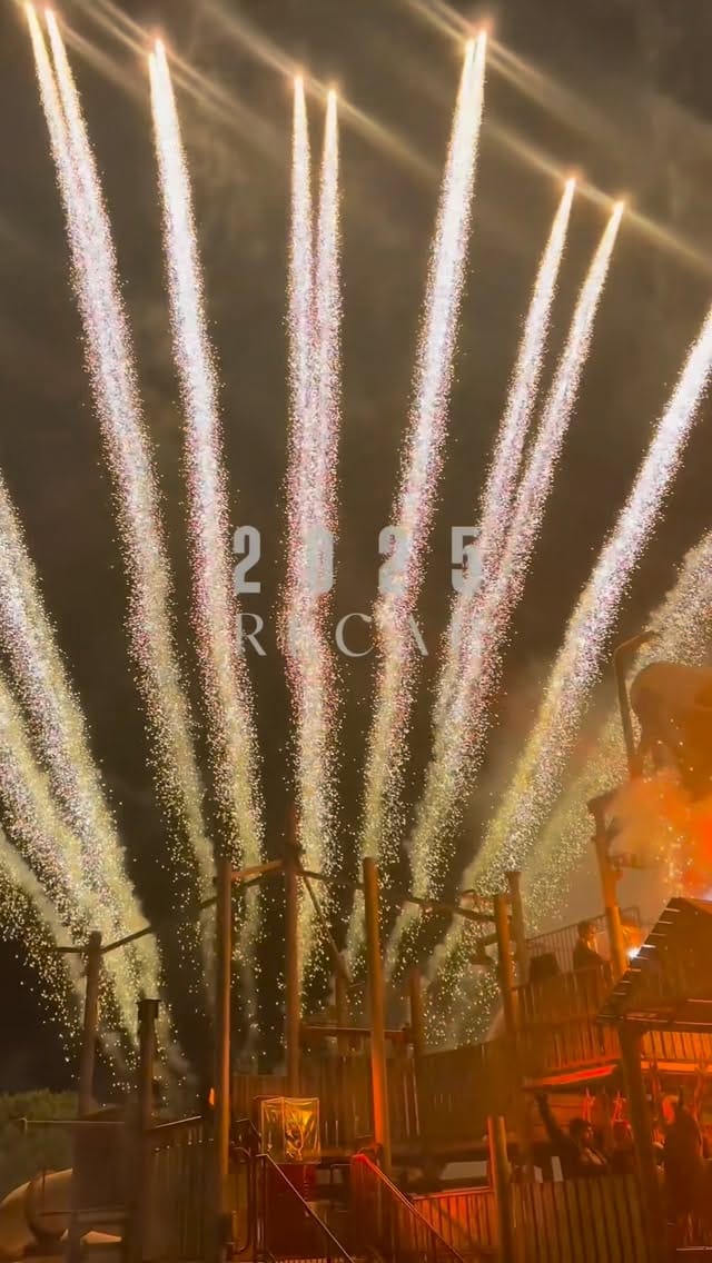 Post 2 by 𝒱𝒶𝓁𝑒𝓃𝓉𝒾𝓃𝒶 𝐻 on Instagram (video)