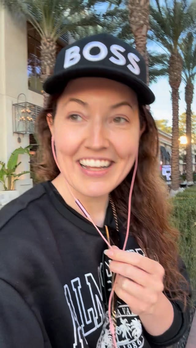 Post 3 by JACKIE LACROIX ✨ THE BOMBSHELL on Instagram (video)