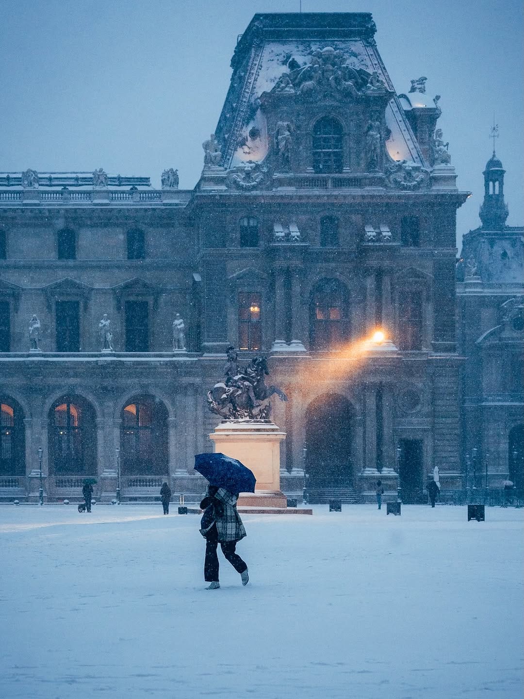 Post 5 by Zefyr｜Photographe Paris｜Cinematic on Instagram (carousel)