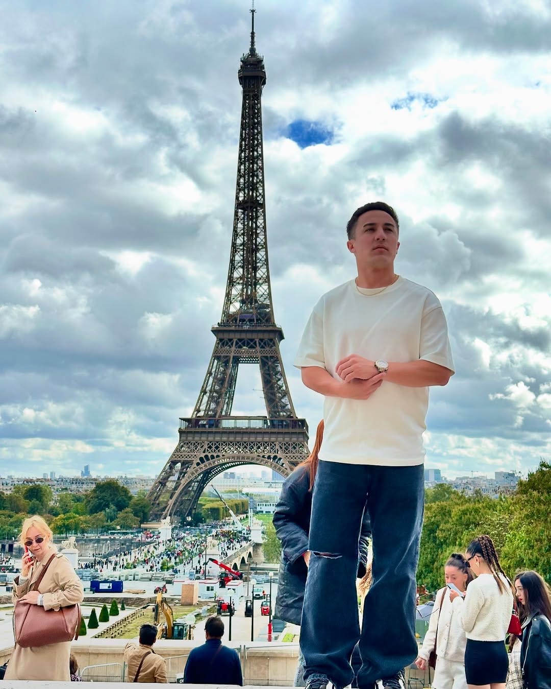 Post 9 by Leo Villegas 💸 on Instagram (carousel)