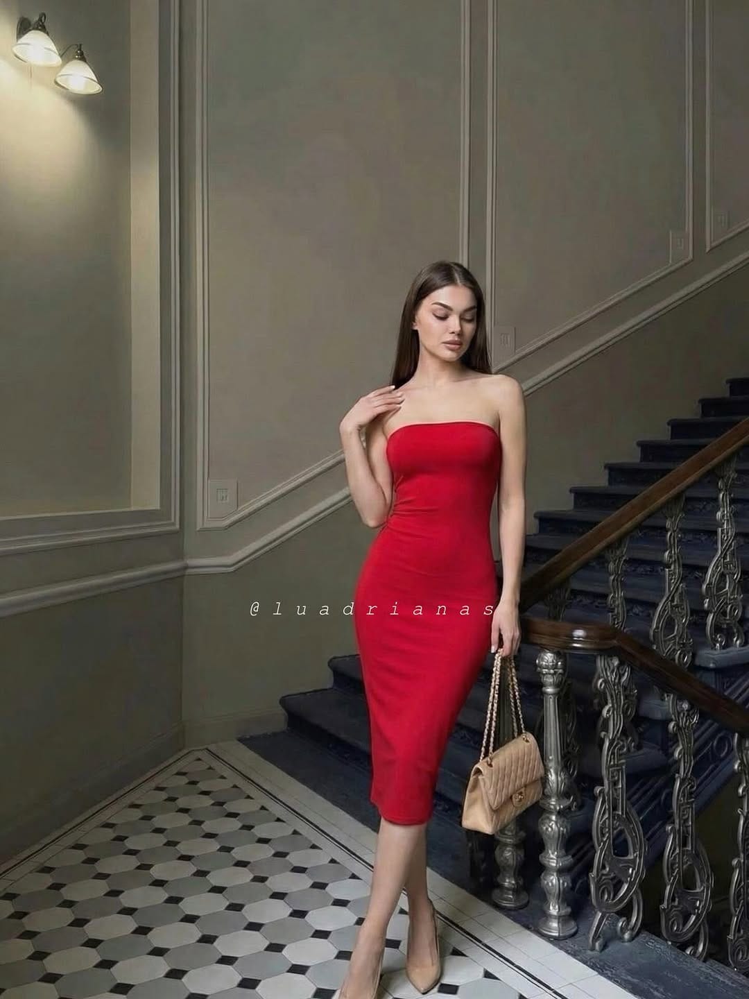 Post 10 by Luadrianas boutique on Instagram (carousel)