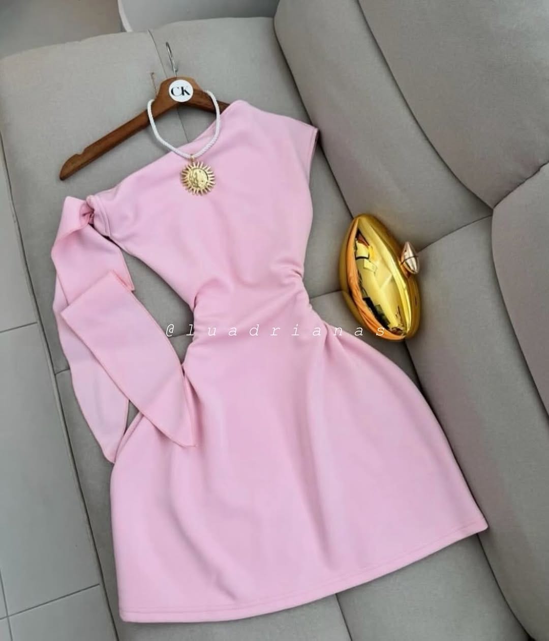 Post 6 by Luadrianas boutique on Instagram (carousel)