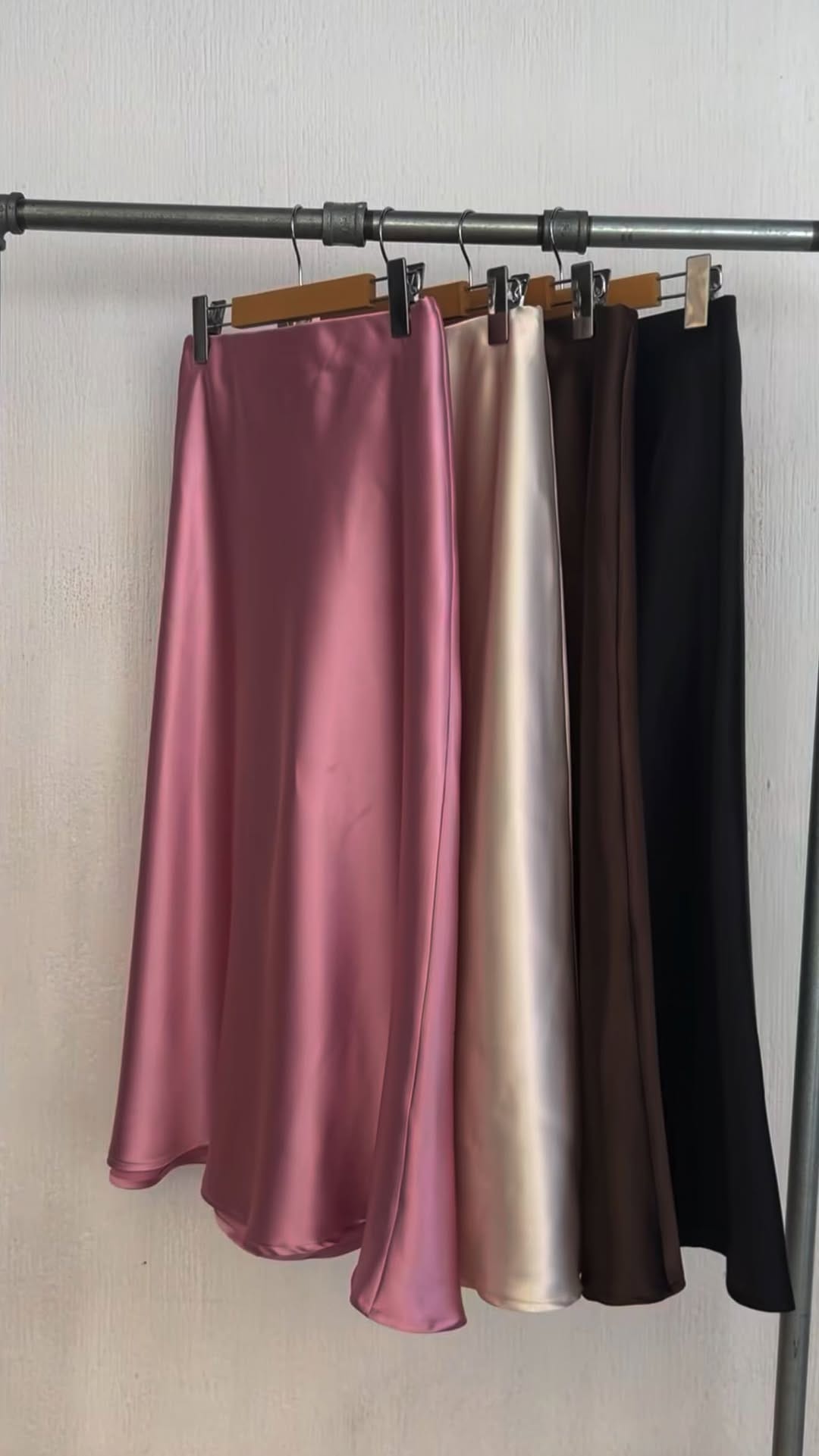 Post 7 by Luadrianas boutique on Instagram (video)