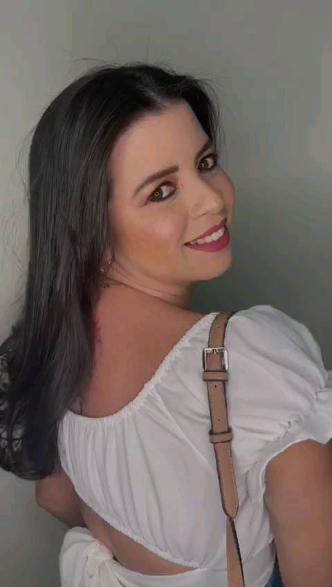 Post 3 by Hair expert e maquiadora on Instagram (video)