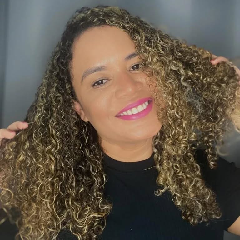 Post 2 by Hair expert e maquiadora on Instagram (image)