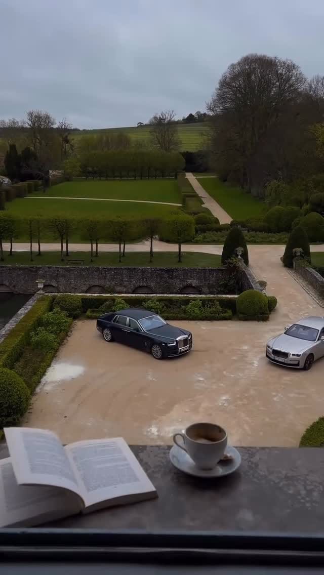 Post 1 by Official MensWear | 🇮🇹 on Instagram (video)