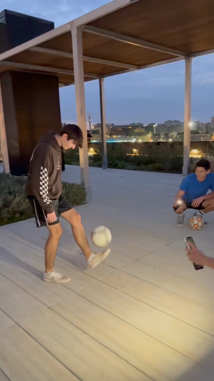 Post 2 by David Crespo on Instagram (video)