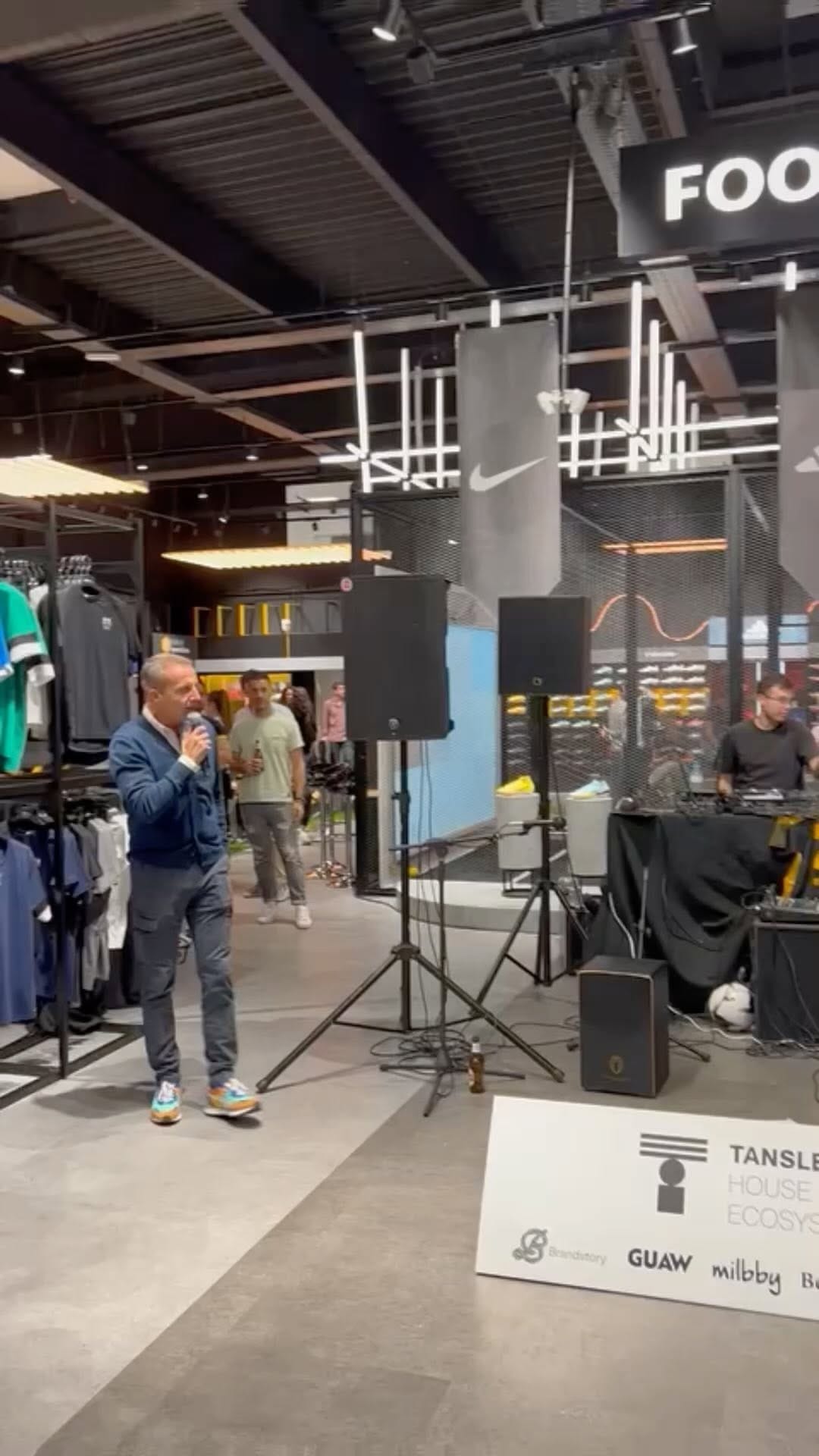 Post 9 by David Crespo on Instagram (video)