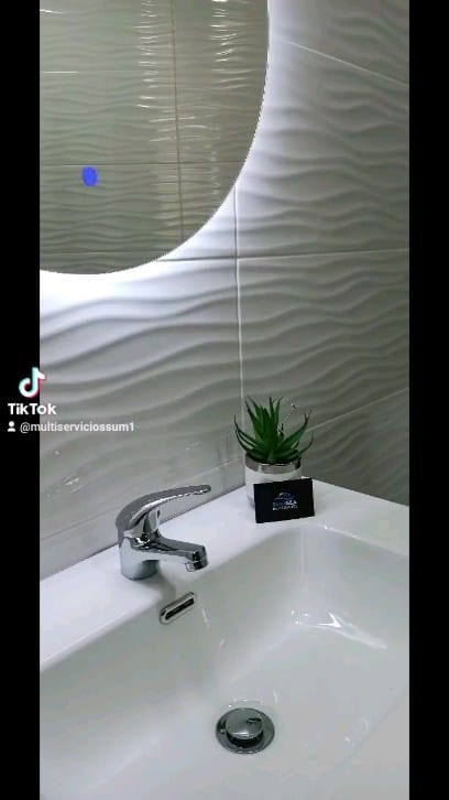 Post 8 by Sumigea on Instagram (video)