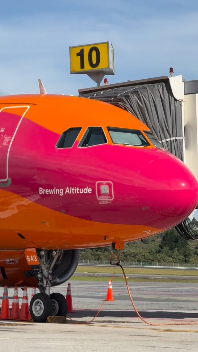 Post 6 by 📷✈flight_spotters✈📷 ✈️🇨🇴 on Instagram (video)