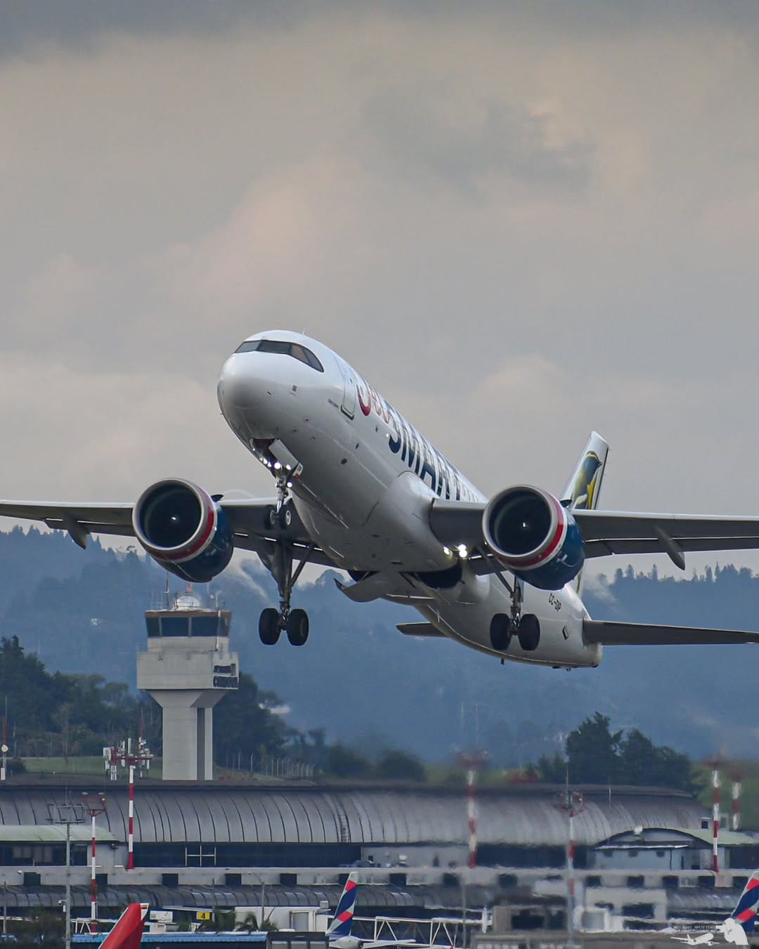 Post 1 by 📷✈flight_spotters✈📷 ✈️🇨🇴 on Instagram (image)