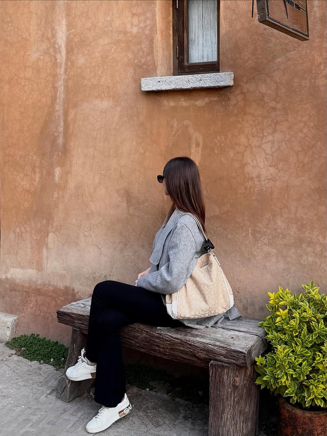 Post 2 by 𝐂𝐫𝐢𝐬𝐭𝐢𝐧𝐚 🪩 on Instagram (carousel)