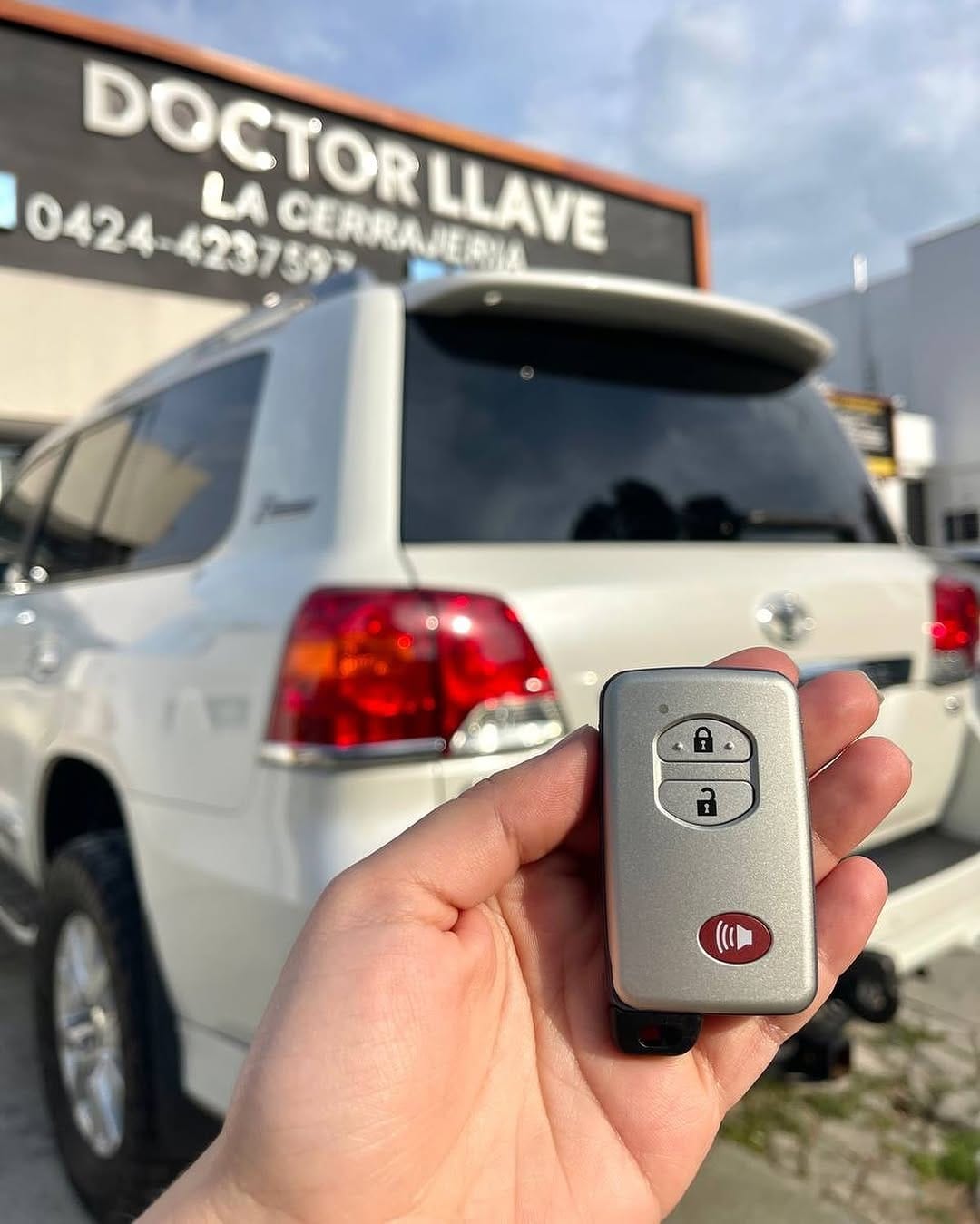 Post 9 by Doctor Llave | Cerrajería Automotriz on Instagram (image)