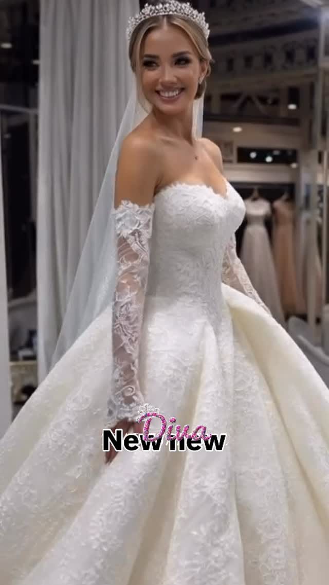 Post 5 by Robe de mariée bordeaux. DIVA Couture on Instagram (video)