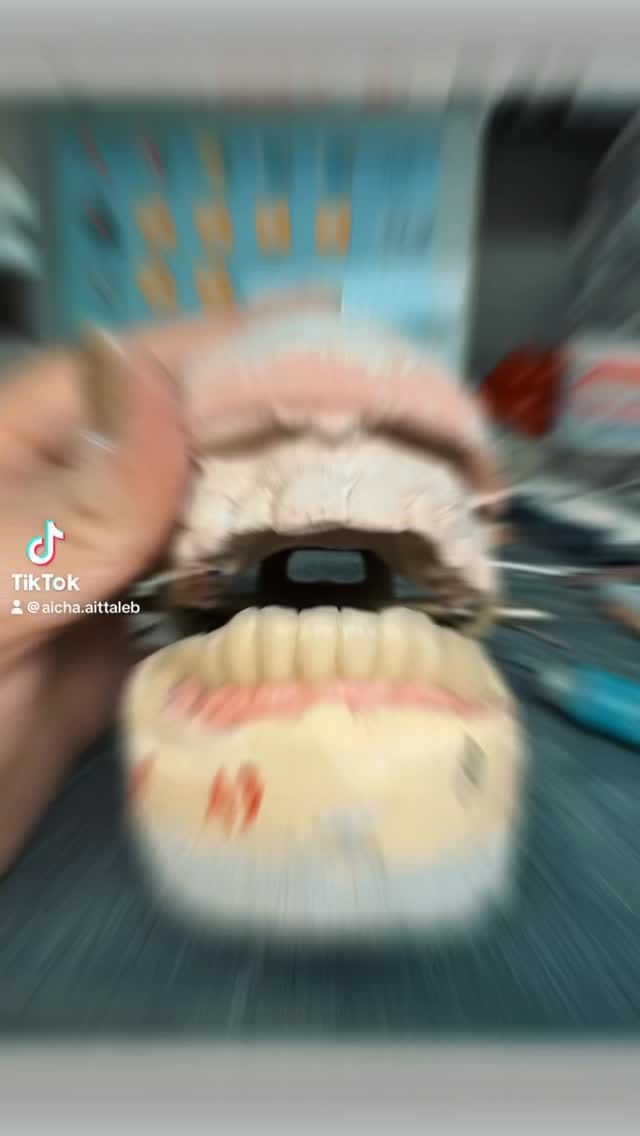 Post 4 by 🦷Séysha dental🦷 on Instagram (video)