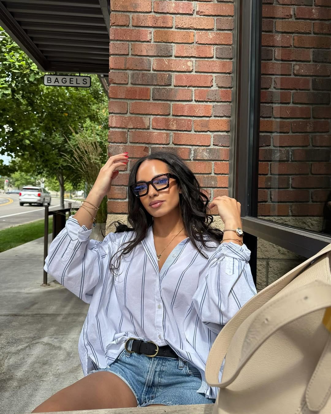 Post 8 by Téa Adams on Instagram (carousel)