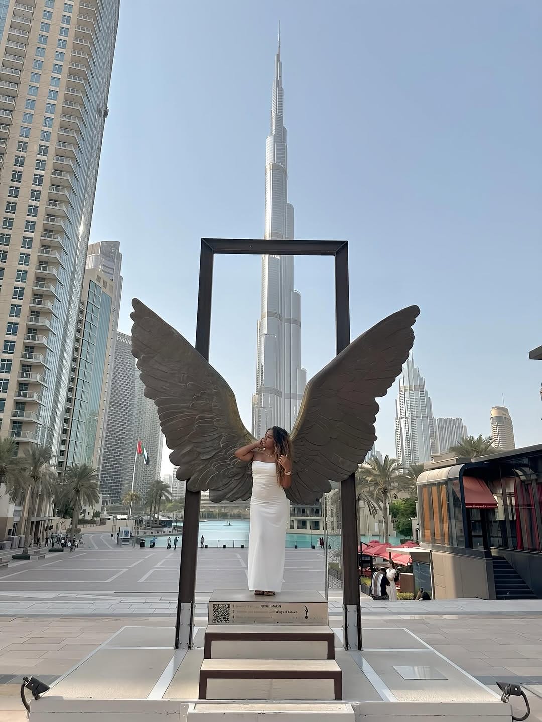 Post 3 by 𝐂 𝐇 𝐋 𝐎 𝐄 on Instagram (image)