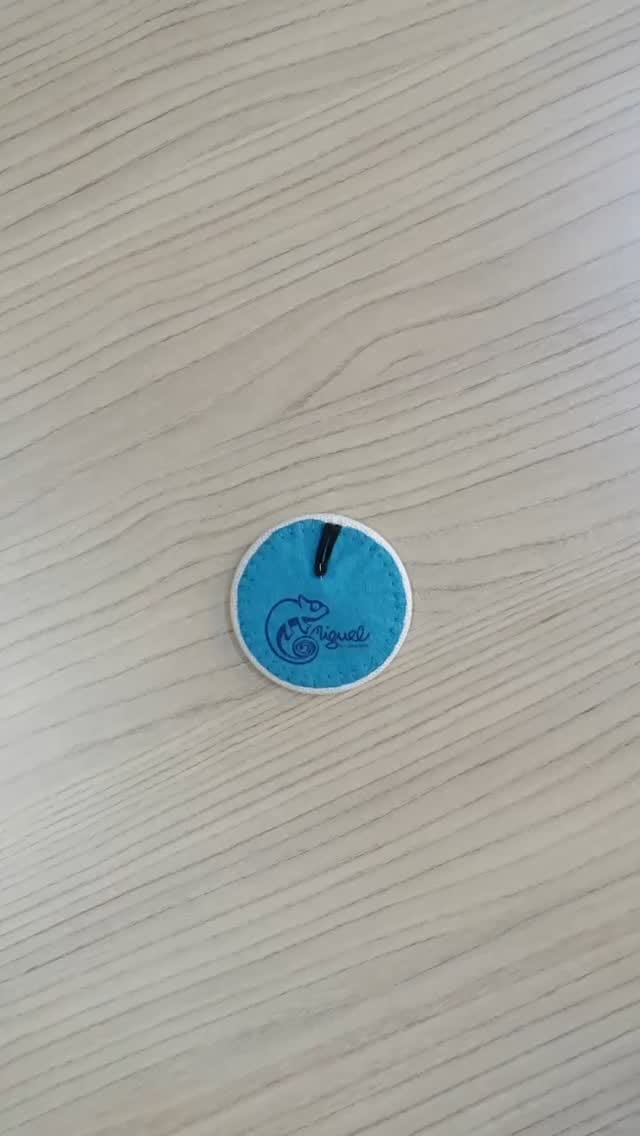 Post 10 by Miguel le Caméléon on Instagram (video)