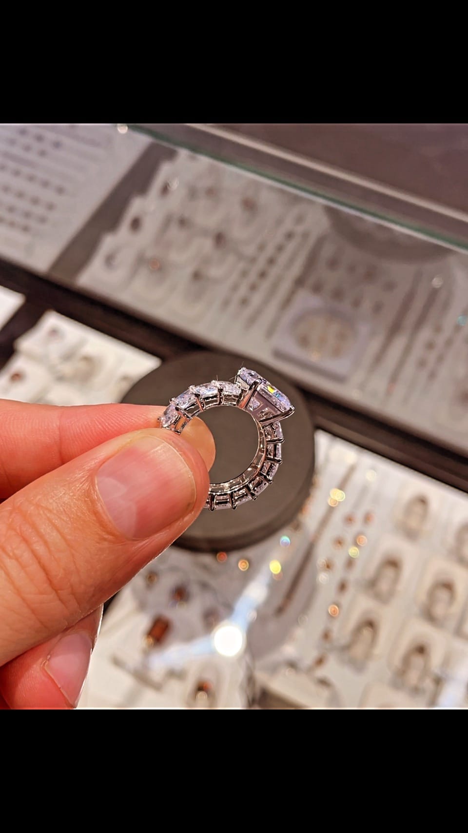 Post 9 by Joyeria Azra on Instagram (video)