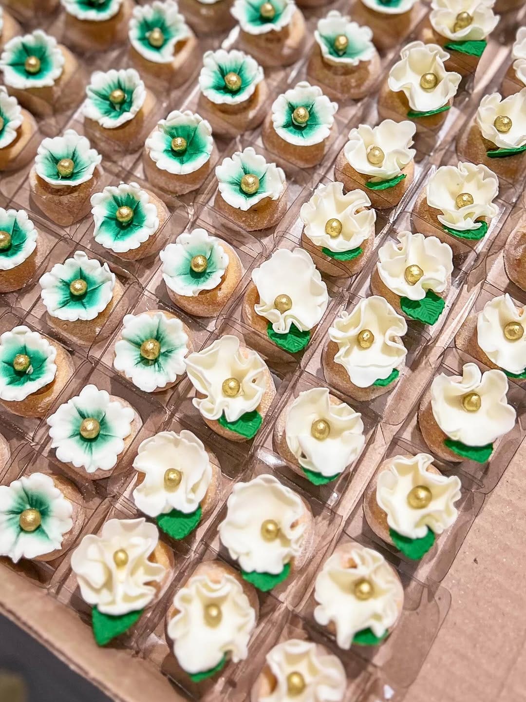 Post 7 by Bolos| Doces florais| Bem casados| Brownie| Maceió on Instagram (image)