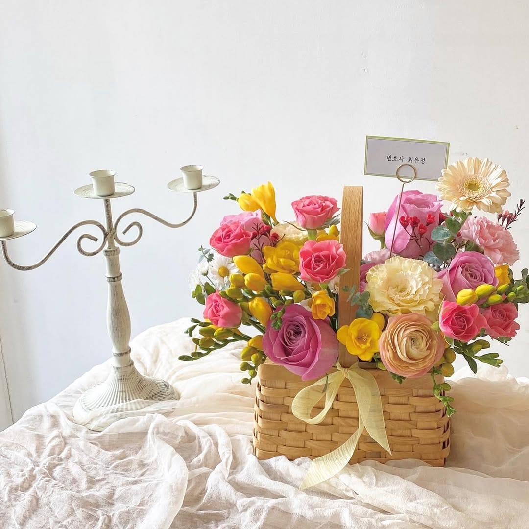 Post 3 by Florist. TaeEun on Instagram (image)