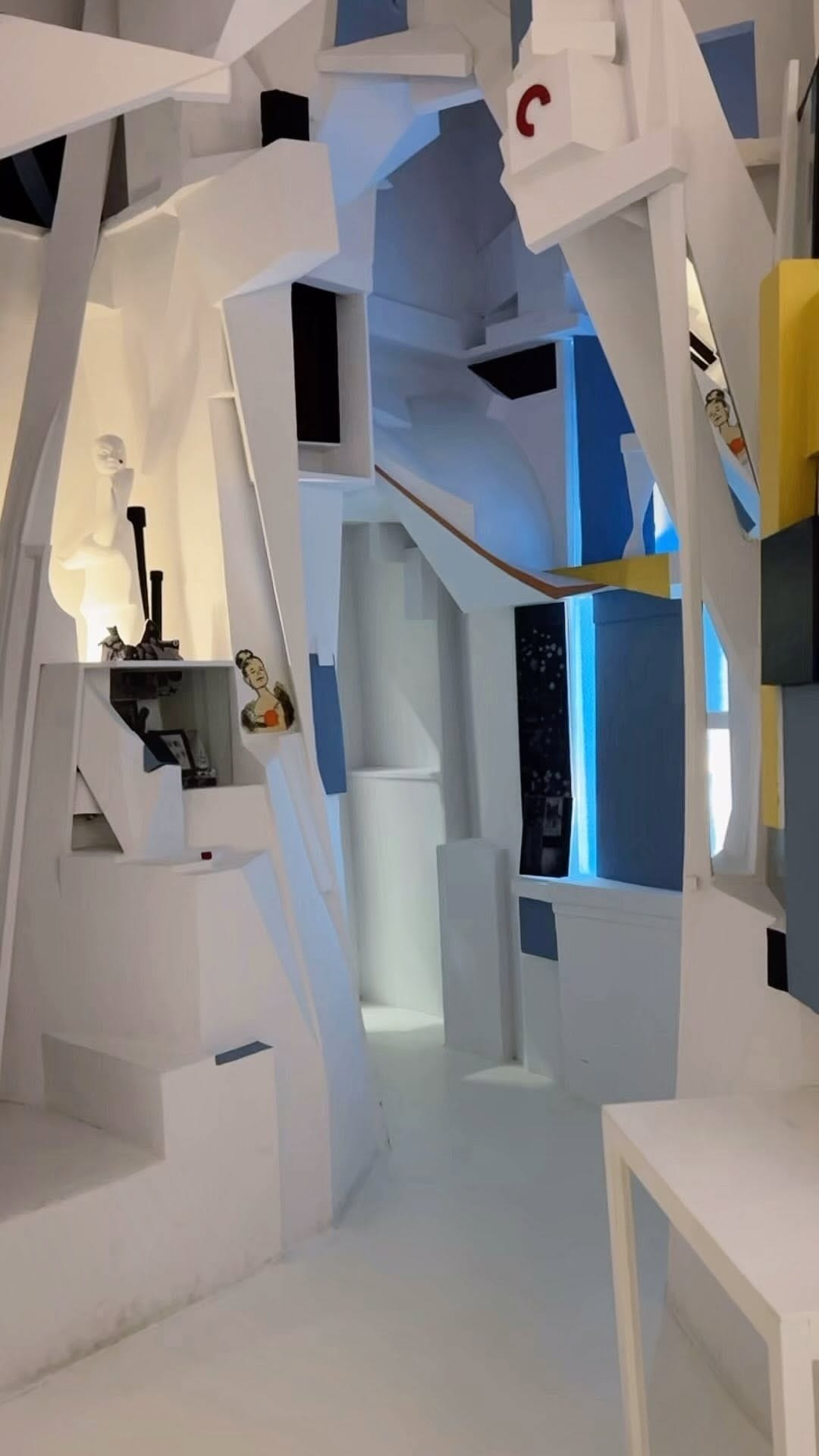 Post 7 by Luca Lissabon on Instagram (video)