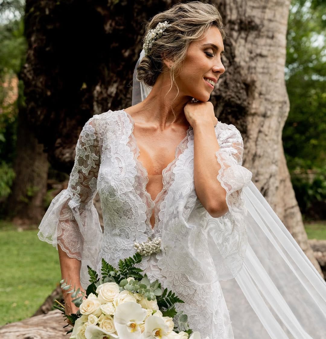 Post 8 by Florencia Soerensen Couture on Instagram (carousel)