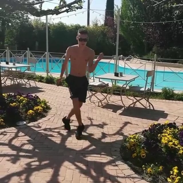 Post 2 by CUTTING⿻SH▲PES CANADA on Instagram (video)