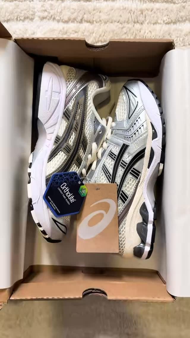 Post 4 by Sneakers Corner 1™ on Instagram (video)