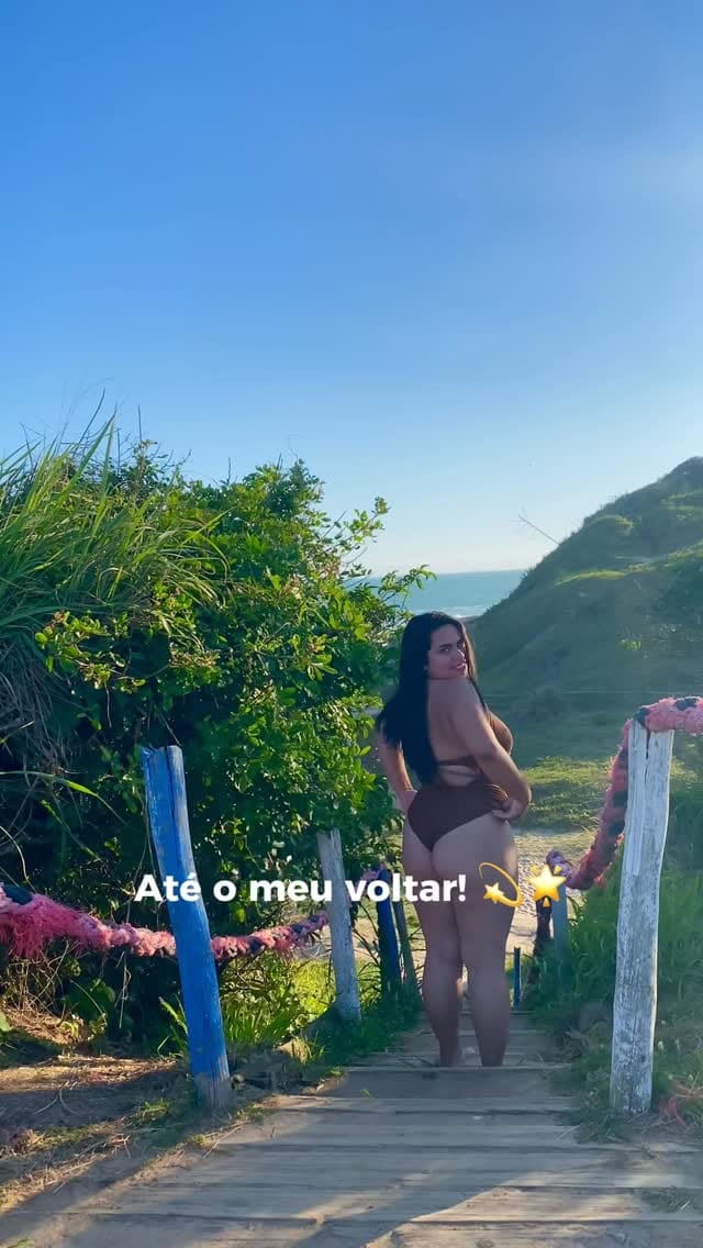 Post 10 by Vitoria Vieira on Instagram (video)