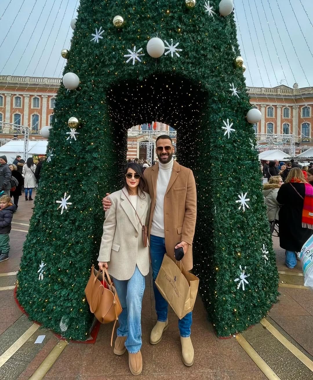 Post 6 by 𝐒𝐄𝐏𝐈𝐃𝐄𝐇 𝐇𝐎𝐒𝐒𝐄𝐈𝐍𝐈 on Instagram (carousel)