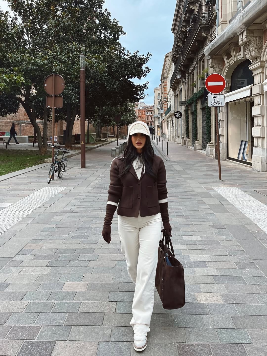 Post 4 by 𝐒𝐄𝐏𝐈𝐃𝐄𝐇 𝐇𝐎𝐒𝐒𝐄𝐈𝐍𝐈 on Instagram (carousel)