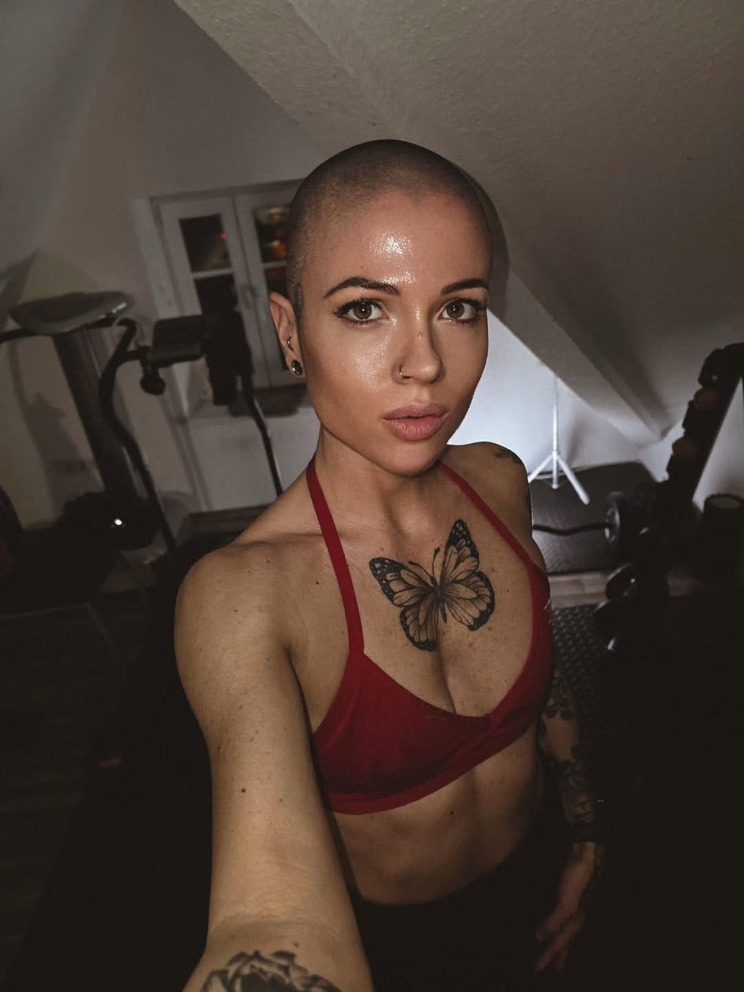 Post 2 by 𝗠𝗶𝗿𝗶   ✂️ on Instagram (image)