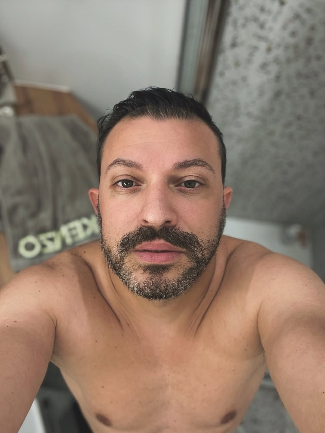 Post 6 by ROMEO ANTONIO on Instagram (image)