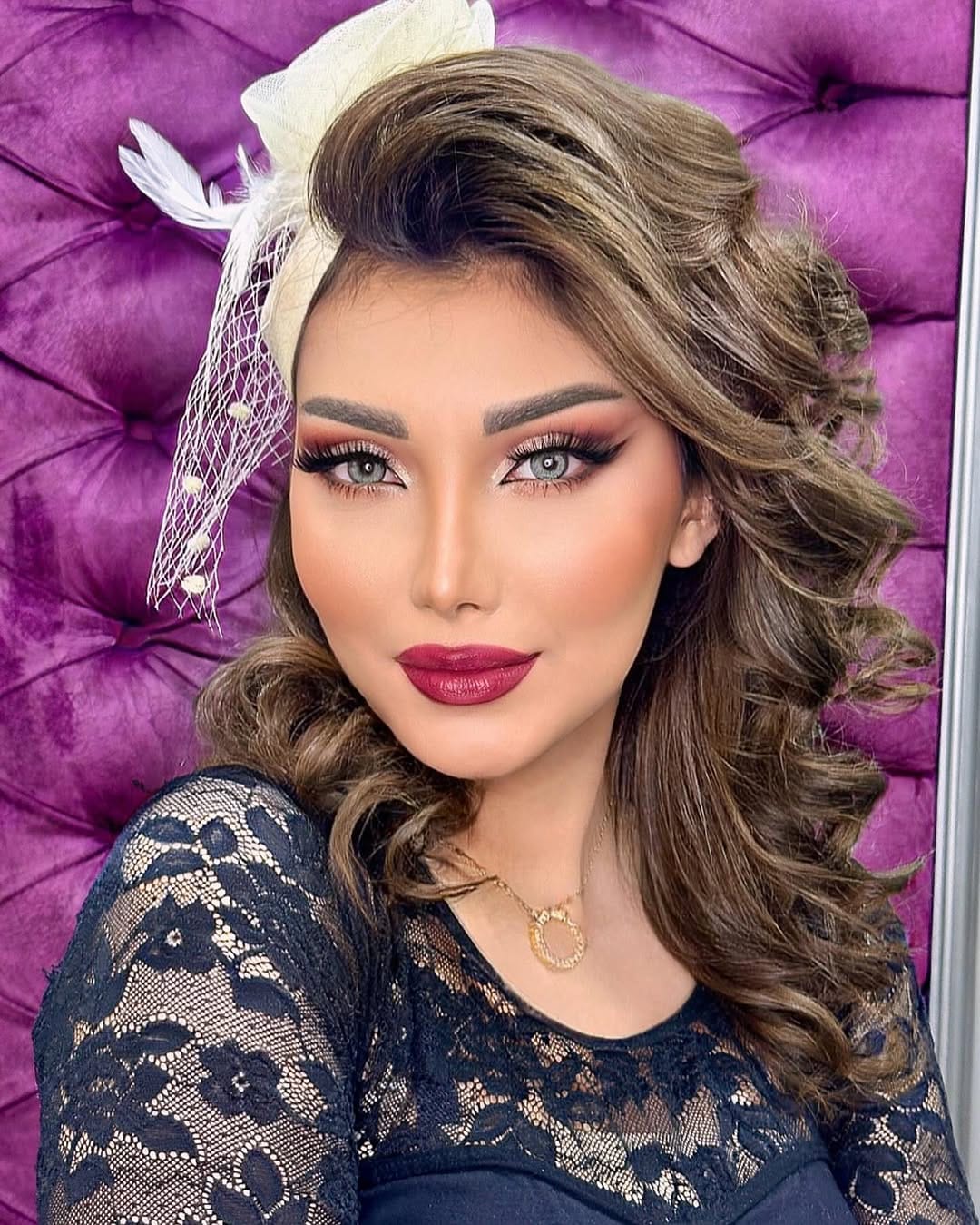 Post 5 by Hiba_Makeup1 on Instagram (carousel)