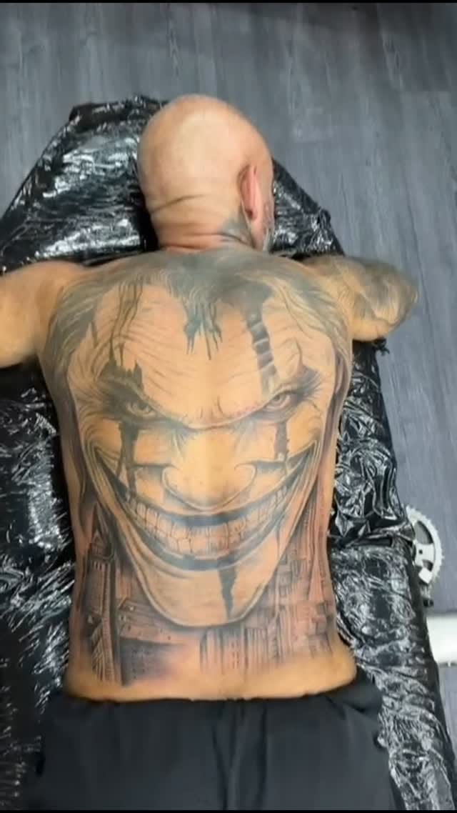 Post 3 by OLIVER J TATTOO *ARTIST* on Instagram (video)