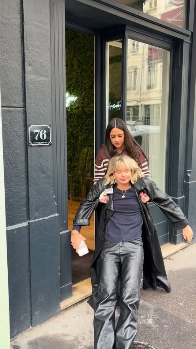 Post 1 by COUPES FOURCHES LYON on Instagram (video)