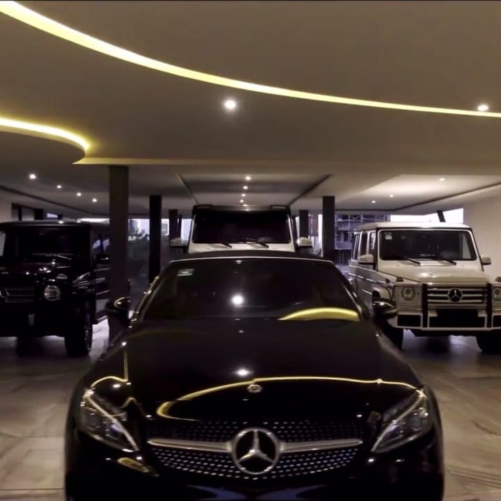Post 4 by LUXURY LIFESTYLE®️ on Instagram (video)