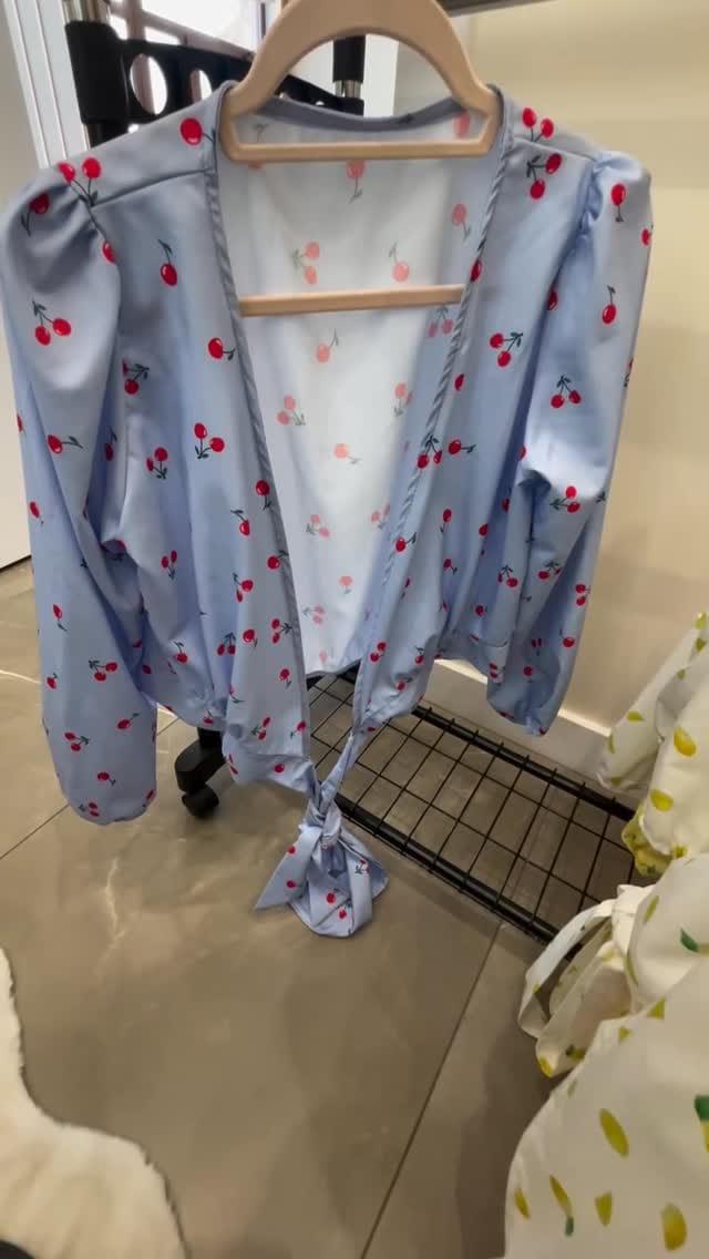 Post 3 by @estebutique on Instagram (video)