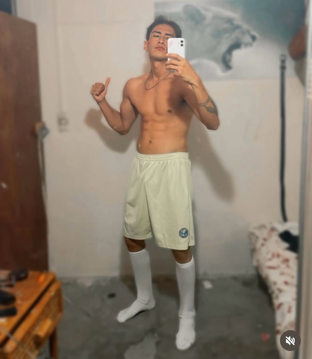 Post 1 by Charts Mendoza on Instagram (image)