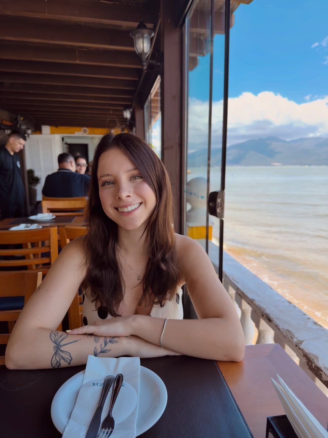 Post 1 by Maria Cecília Vieira Buratto on Instagram (carousel)