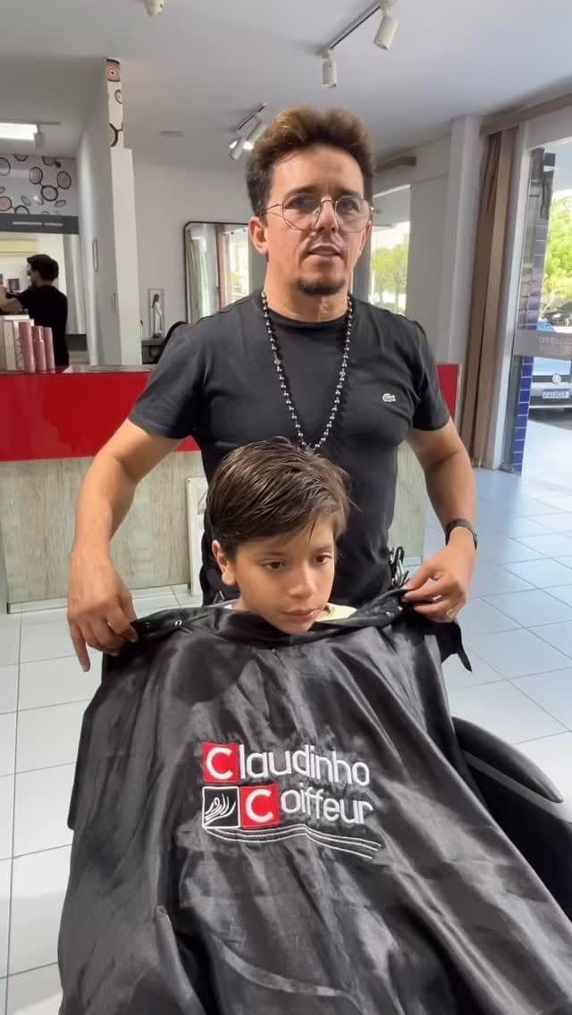 Post 3 by Salão Claudinho Coiffeur on Instagram (video)