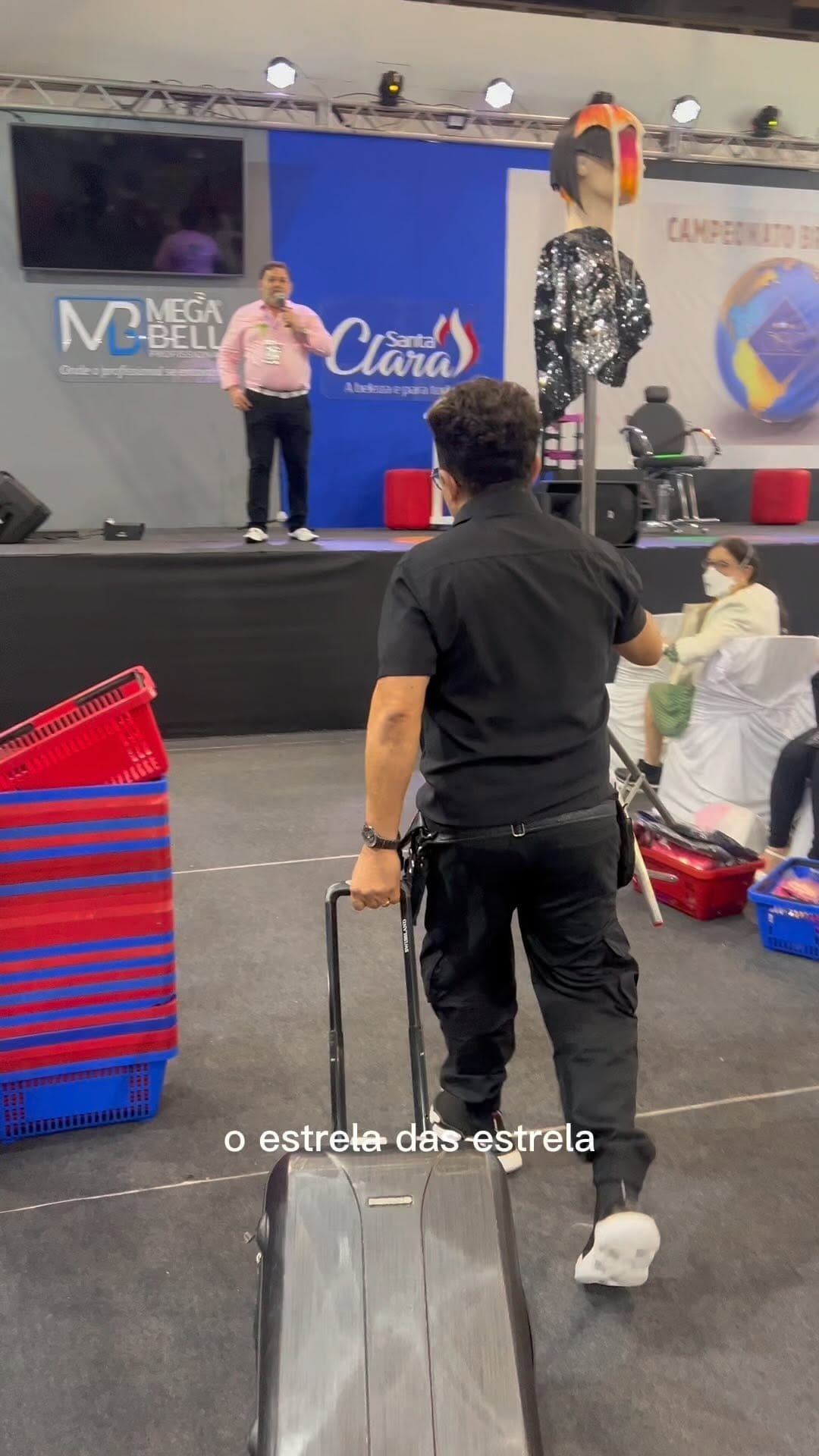 Post 10 by Salão Claudinho Coiffeur on Instagram (video)