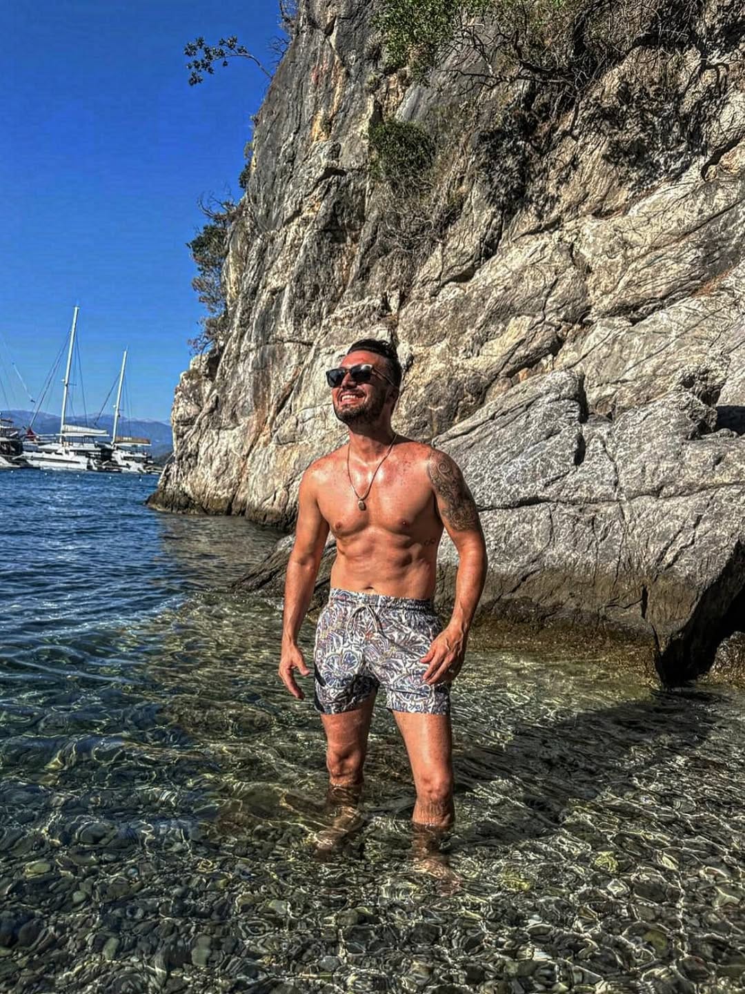 Post 8 by Özgür Baş on Instagram (carousel)