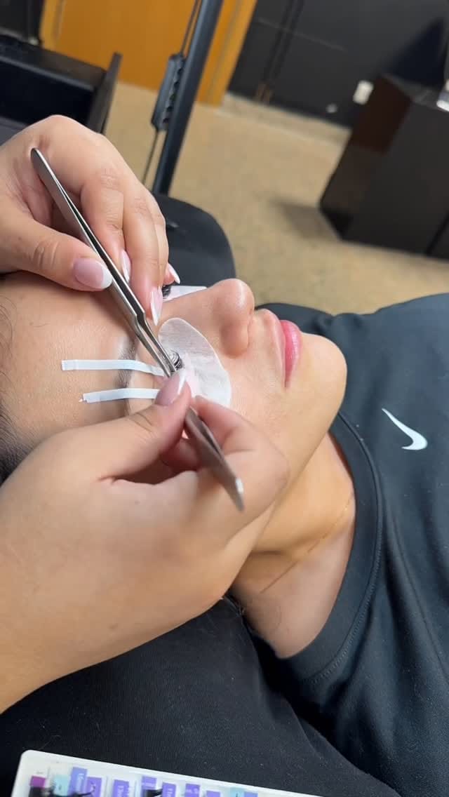 Post 2 by Cejas y Pestañas Madrid on Instagram (video)