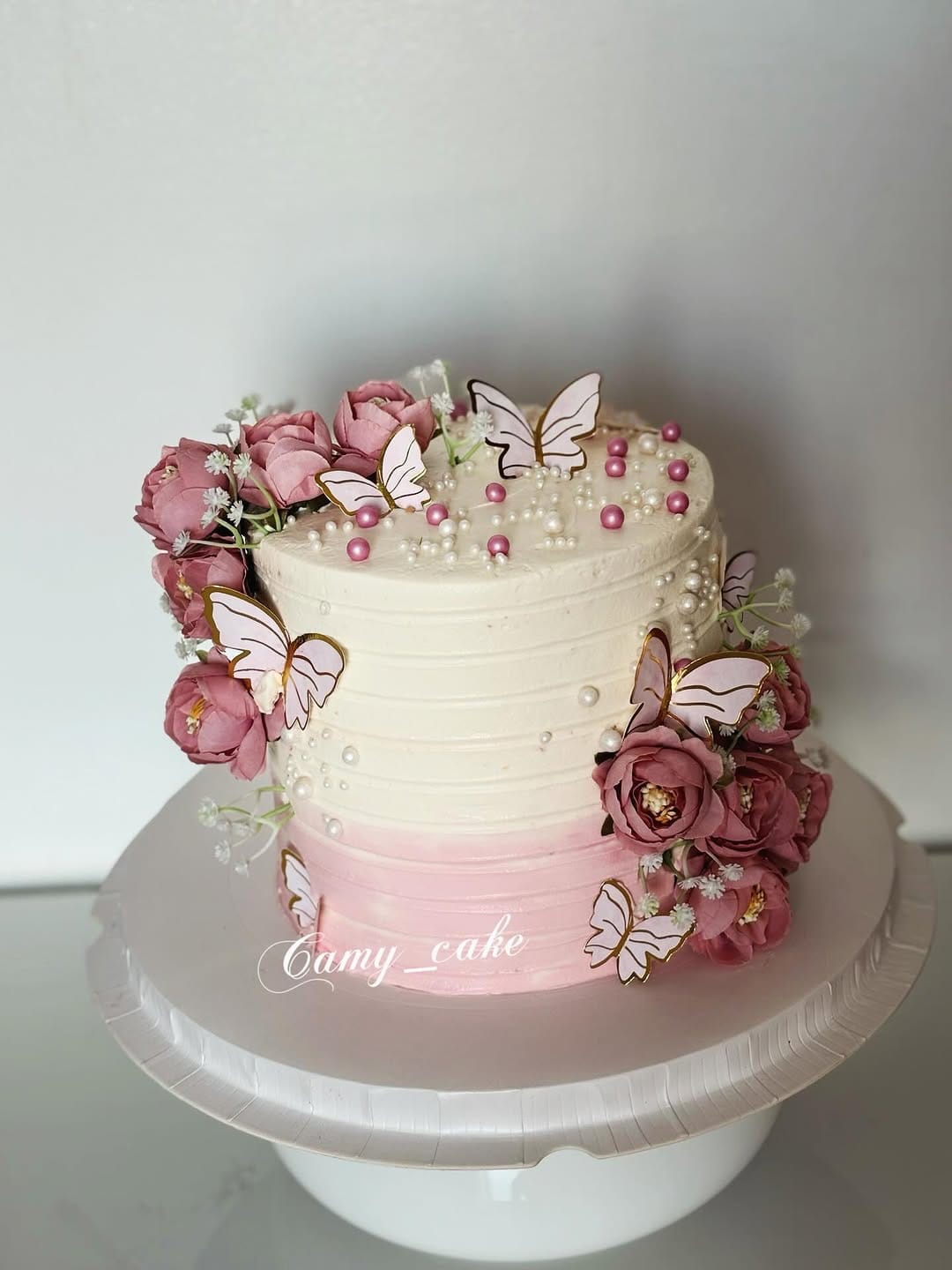 Post 1 by Camy_cake on Instagram (image)