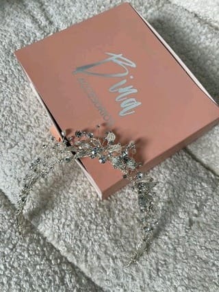 Post 3 by binaaccesorios on Instagram (video)