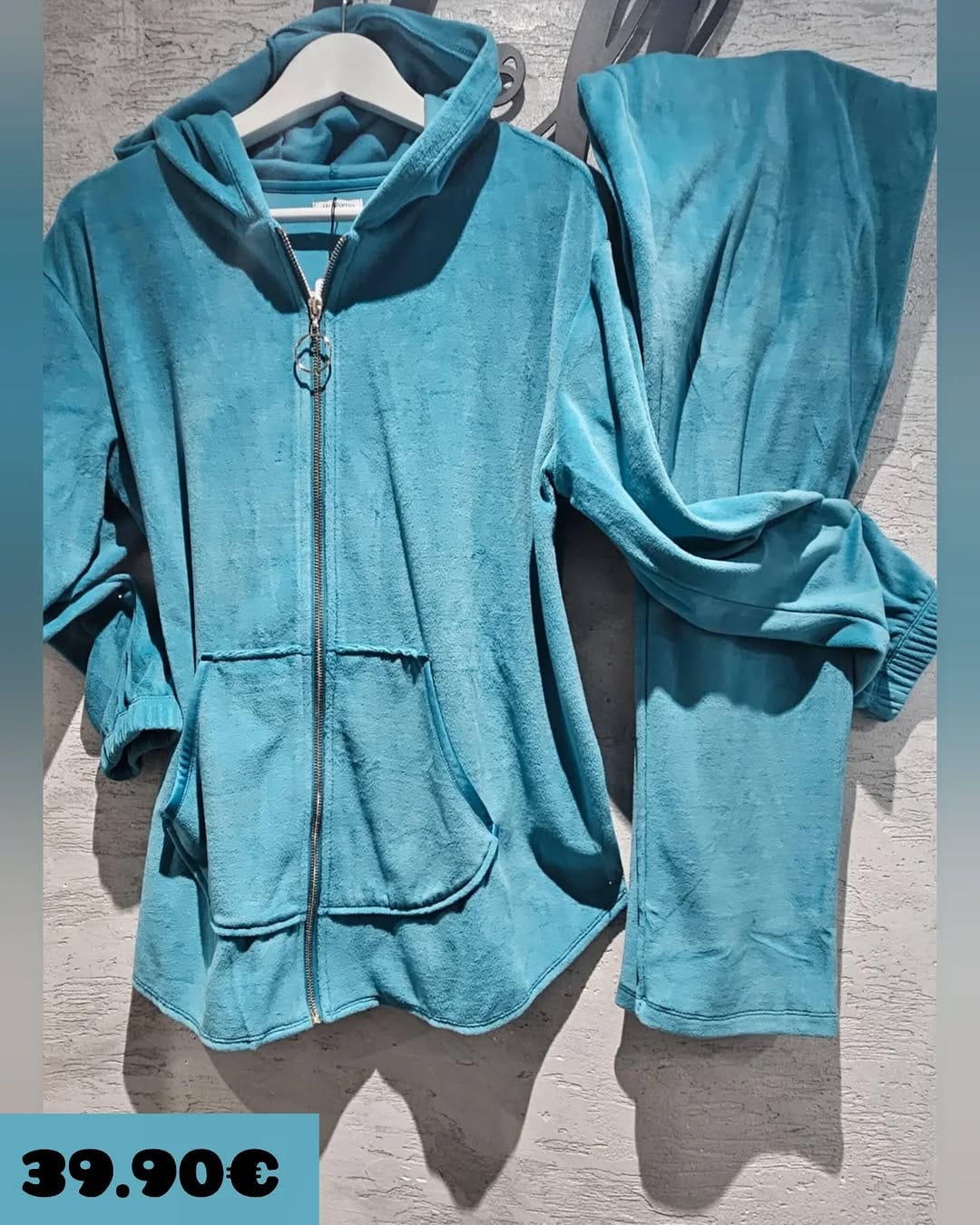 Post 6 by joli intimo Napoli on Instagram (image)